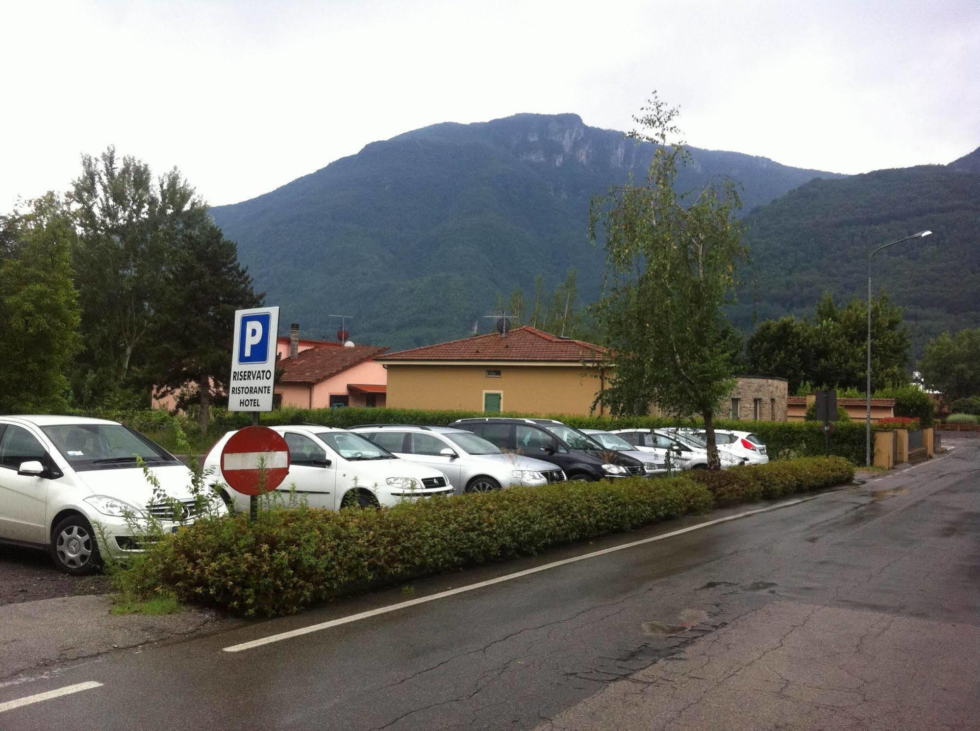 Hotel Cristallo Barga Fornaci di Barga Exteriör bild
