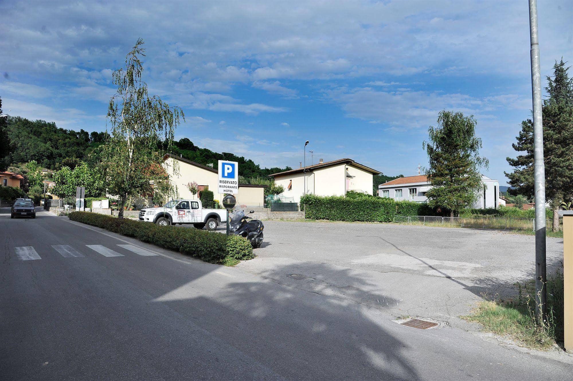Hotel Cristallo Barga Fornaci di Barga Exteriör bild