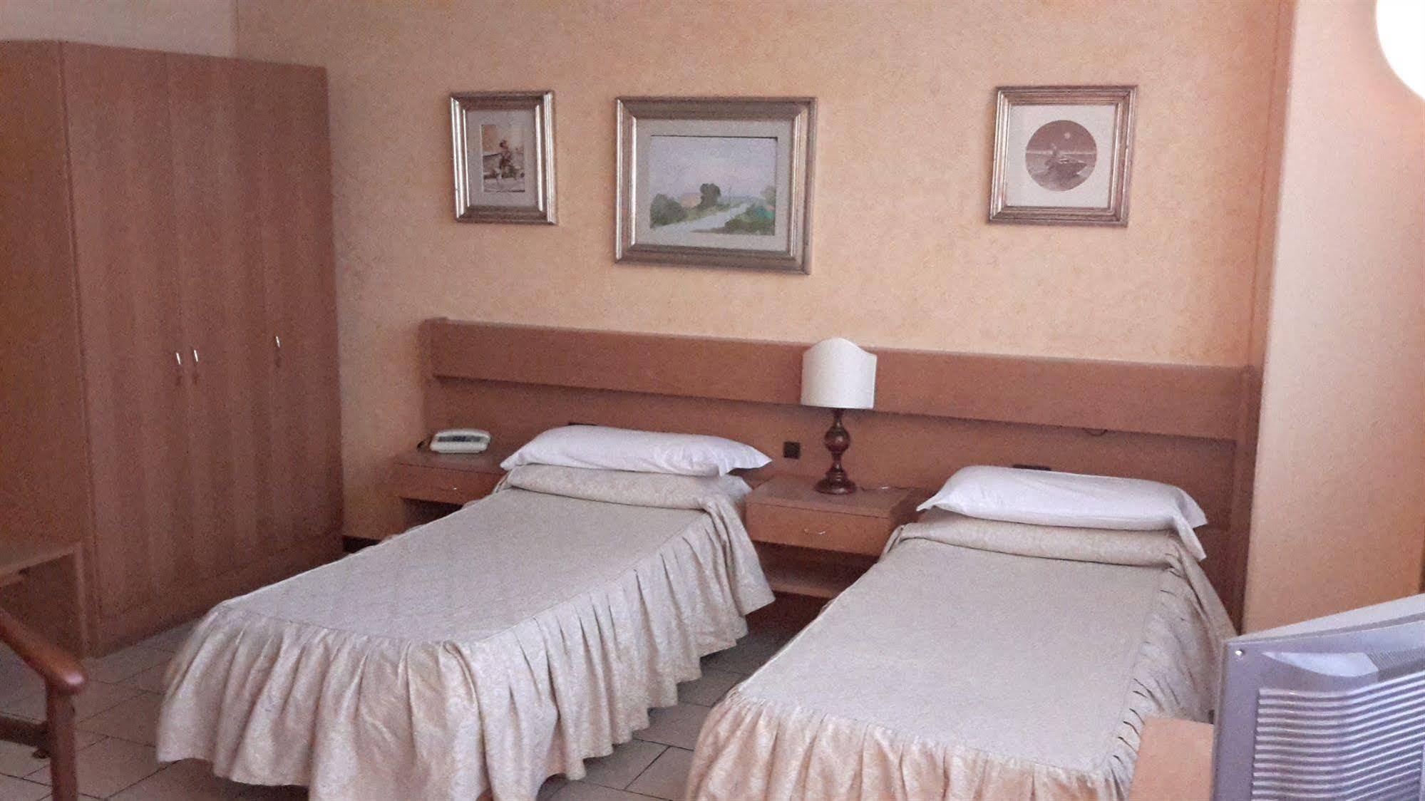 Hotel Cristallo Barga Fornaci di Barga Exteriör bild