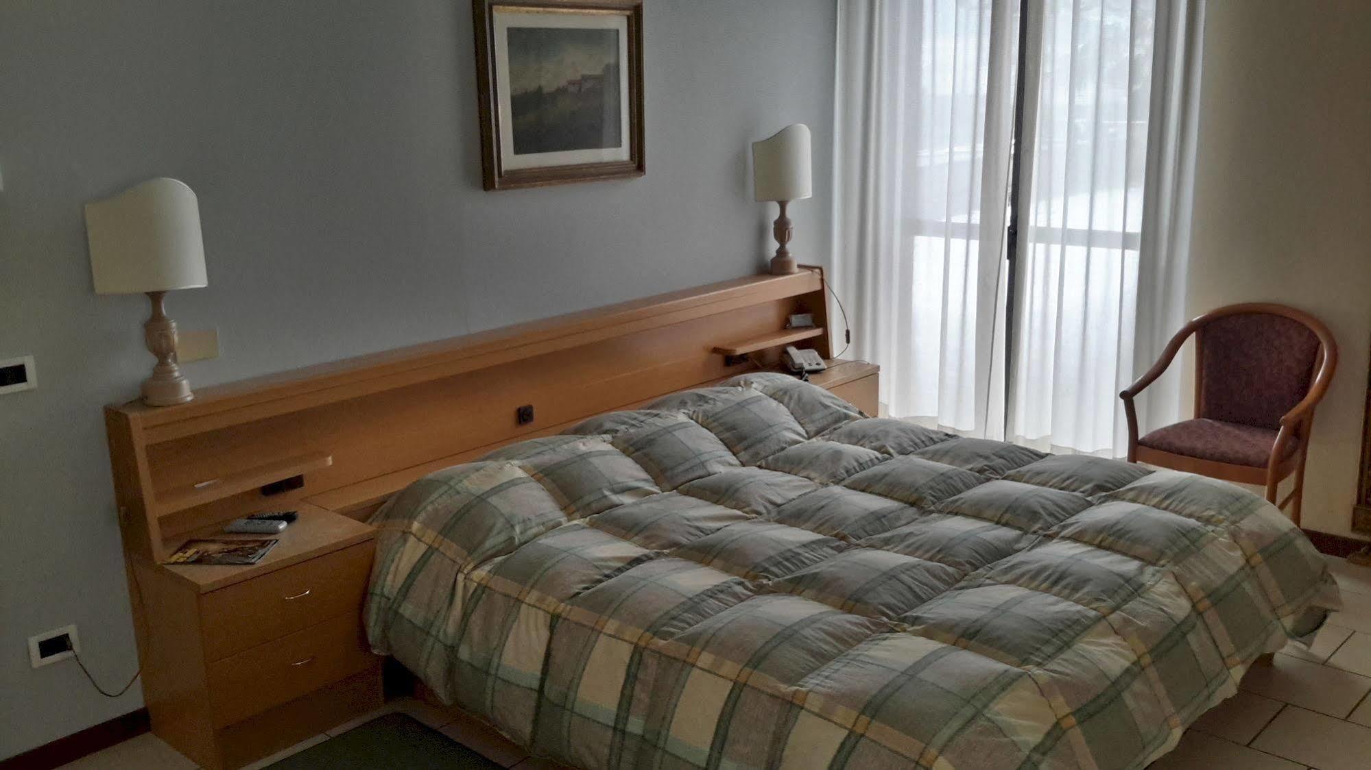 Hotel Cristallo Barga Fornaci di Barga Exteriör bild